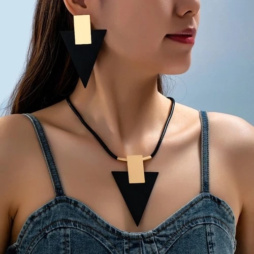 Geometric Triangle Jewelry Set Women's Two-Tone Statement Necklace Ear Studs view 4