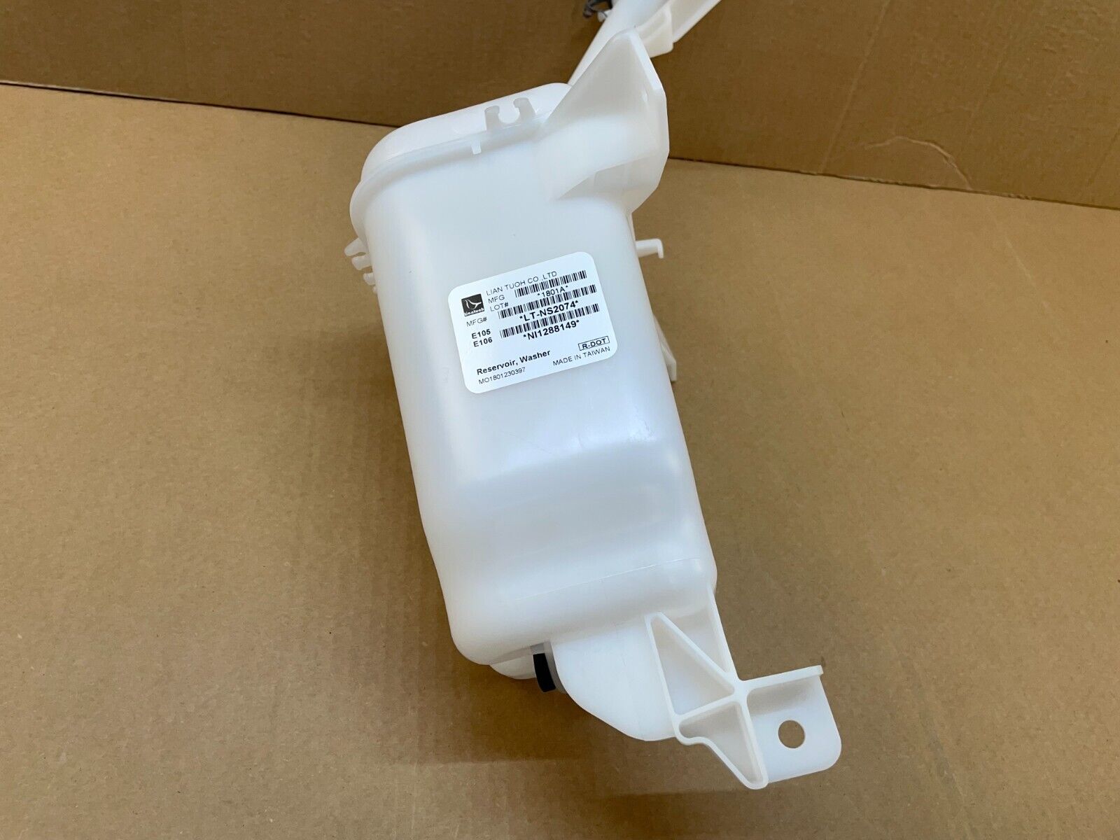 FOR-11-19-NISSAN-VERSA-SEDAN-WINDSHIELD-WASHER-RESERVOIR-TANK-BOTTLE-WO-PUMP-125661994180-6