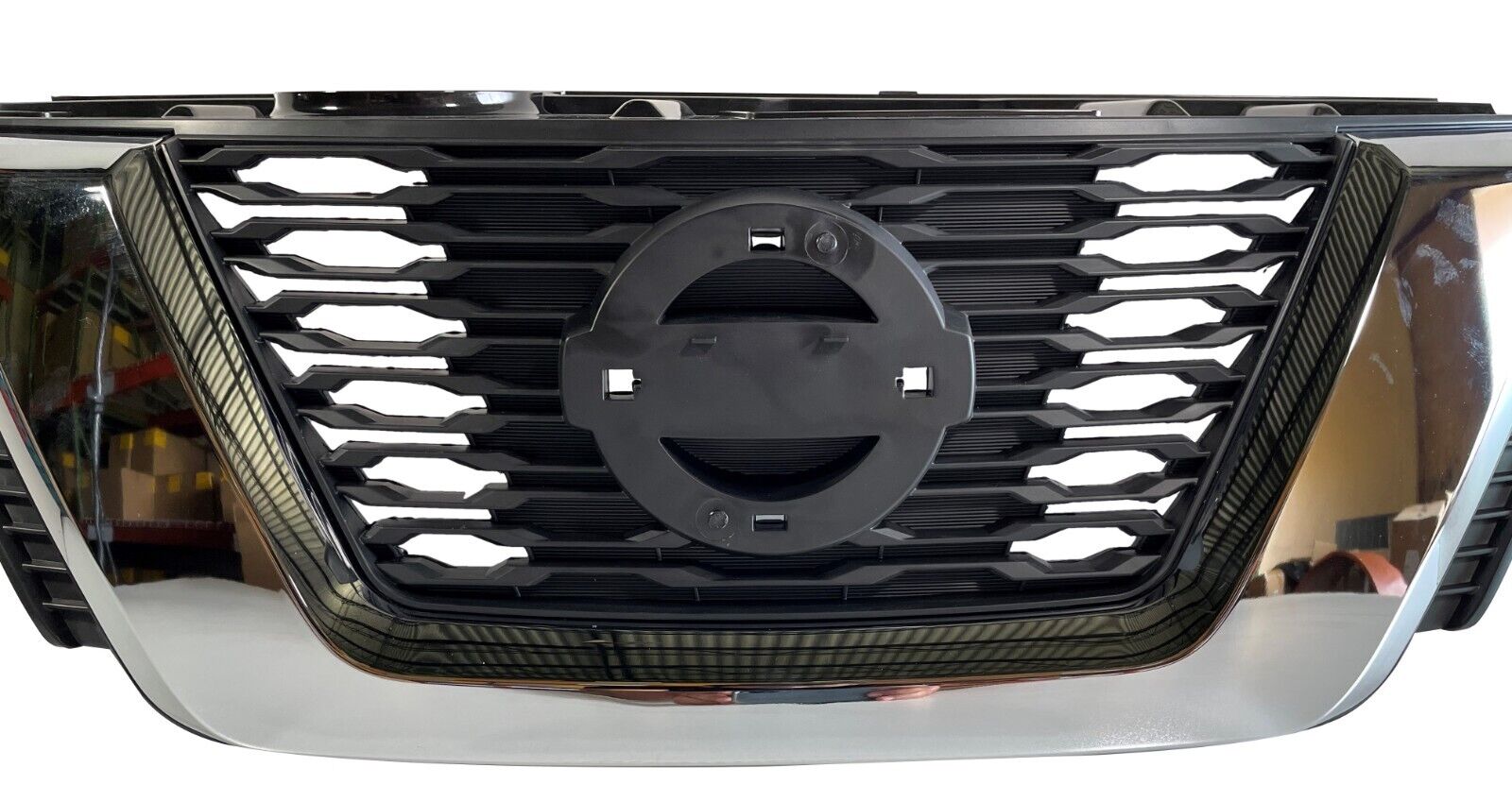 FOR-2017-2018-NISSAN-ROGUE-FRONT-BUMPER-GRILLE-W-CHROME-MOLDING-WO-EMBLEM-125984778940-5