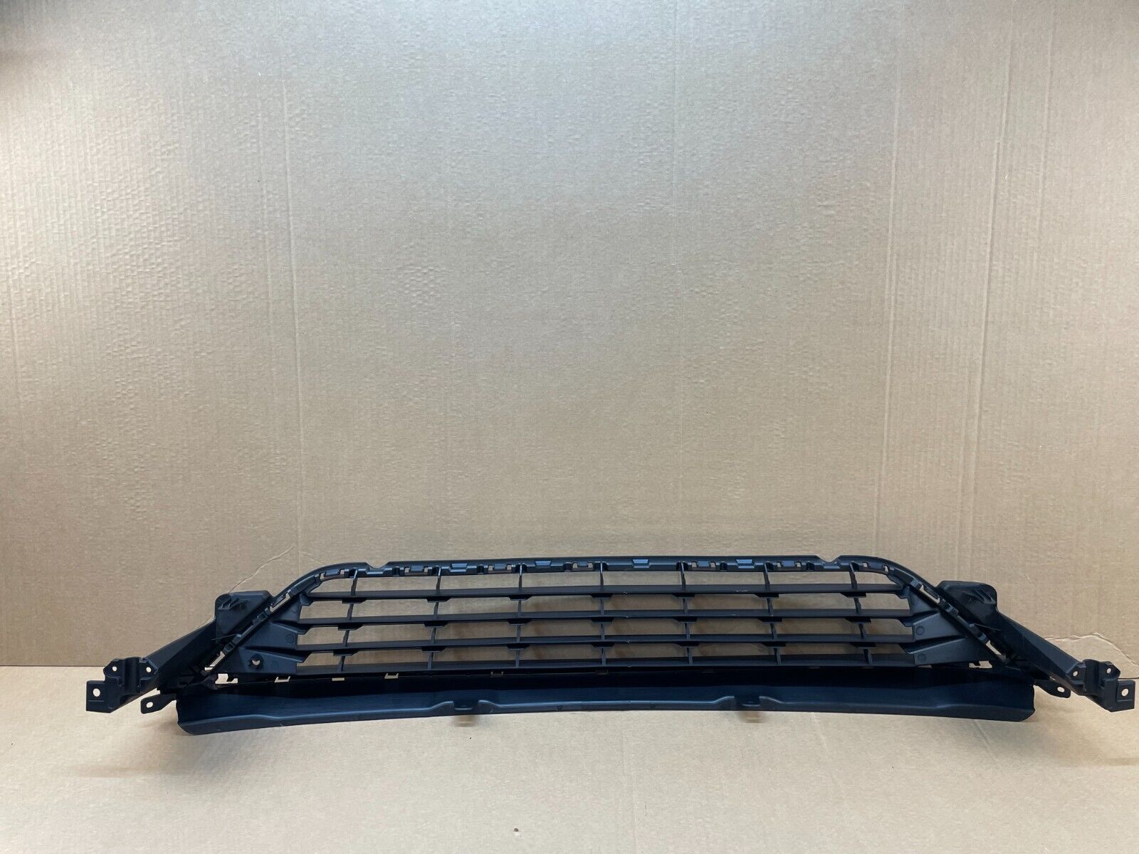 FOR-2017-2019-INFINITI-QX30-FRONT-BUMPER-LOWER-GRILLE-125663152561-8