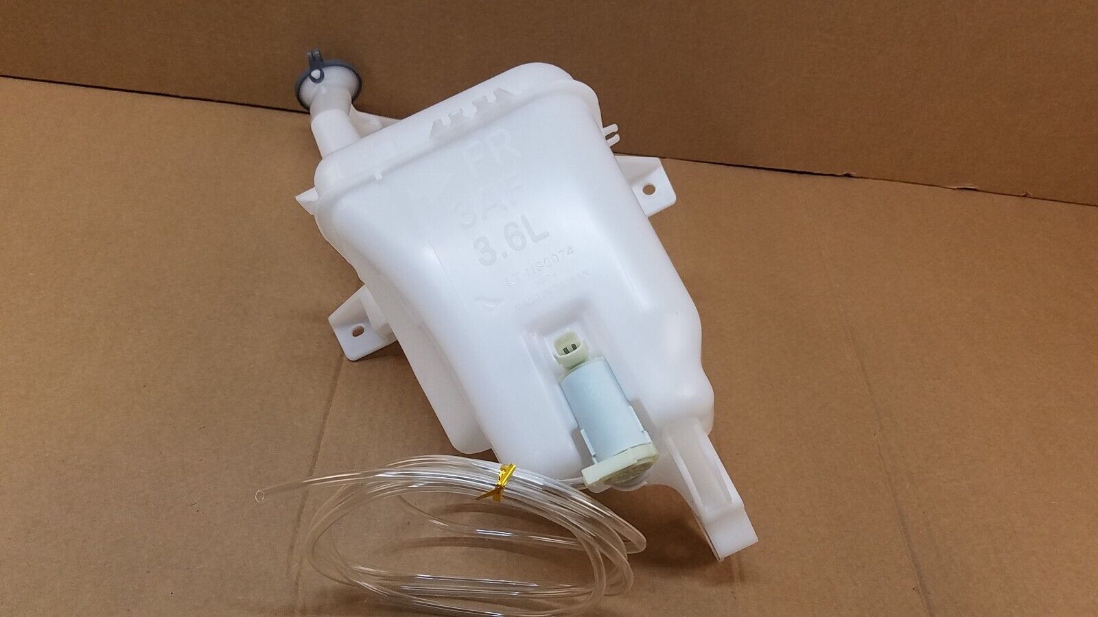 FOR-11-19-NISSAN-VERSA-SEDAN-WINDSHIELD-WASHER-RESERVOIR-TANK-BOTTLE-W-PUMP-125672660882-2