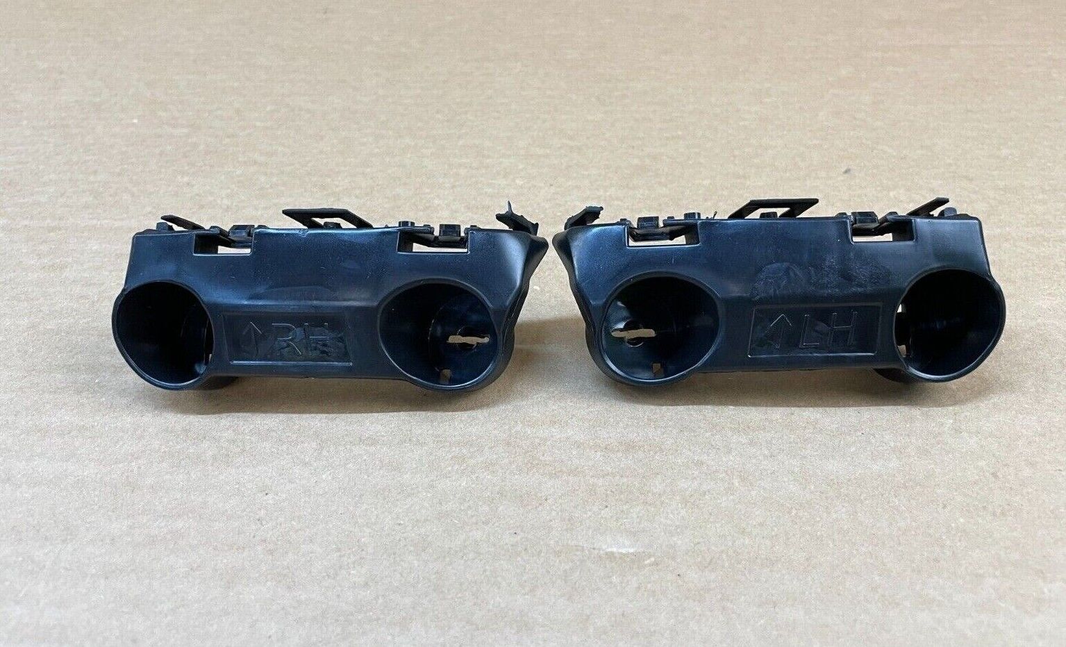 FOR-2014-2021-INFINITI-Q50-FRONT-LEFT-RIGHT-SIDE-BUMPER-COVER-BRACKET-PAIR-125388864612-2