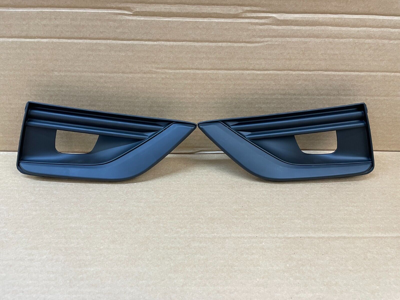 FOR-18-22-INFINITI-Q50-LEFT-RIGHT-FOG-LIGHT-LAMP-COVER-BEZEL-PAIR-125383187546-2