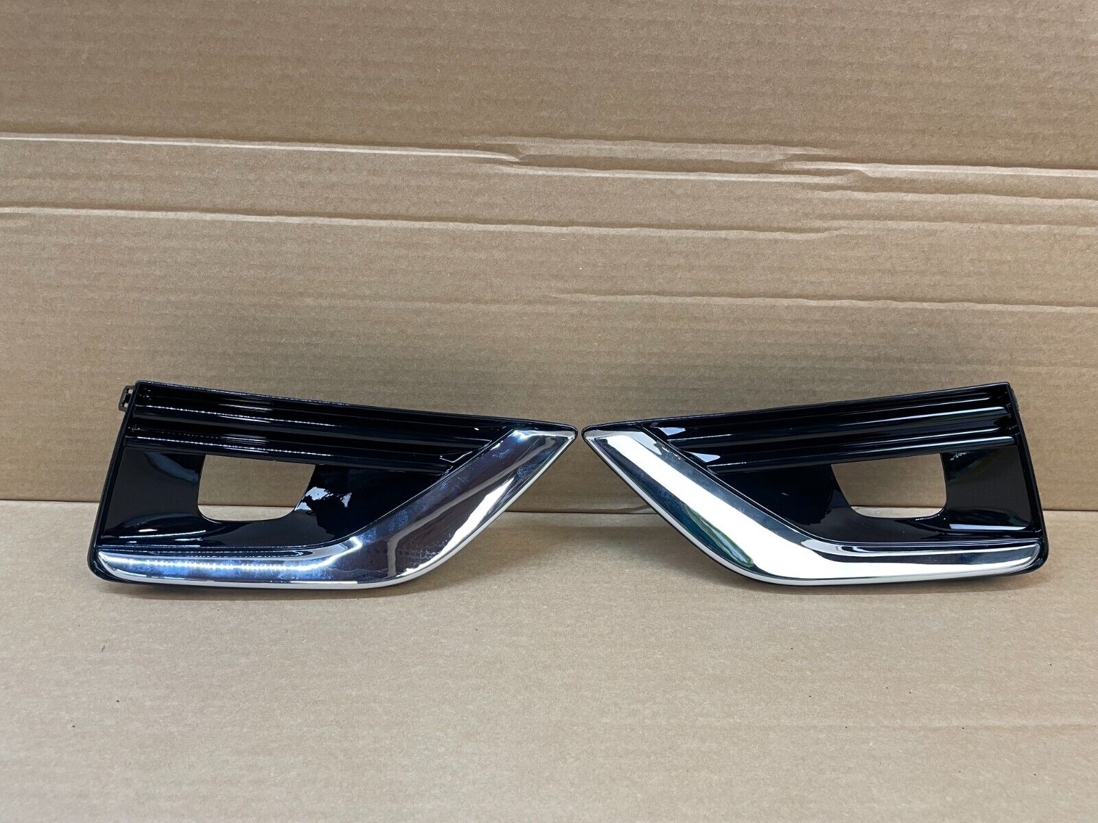 FOR-INFINITI-Q50-LEFT-RIGHT-FOG-LIGHT-LAMP-COVER-BEZEL-PAIR-125383228966-2