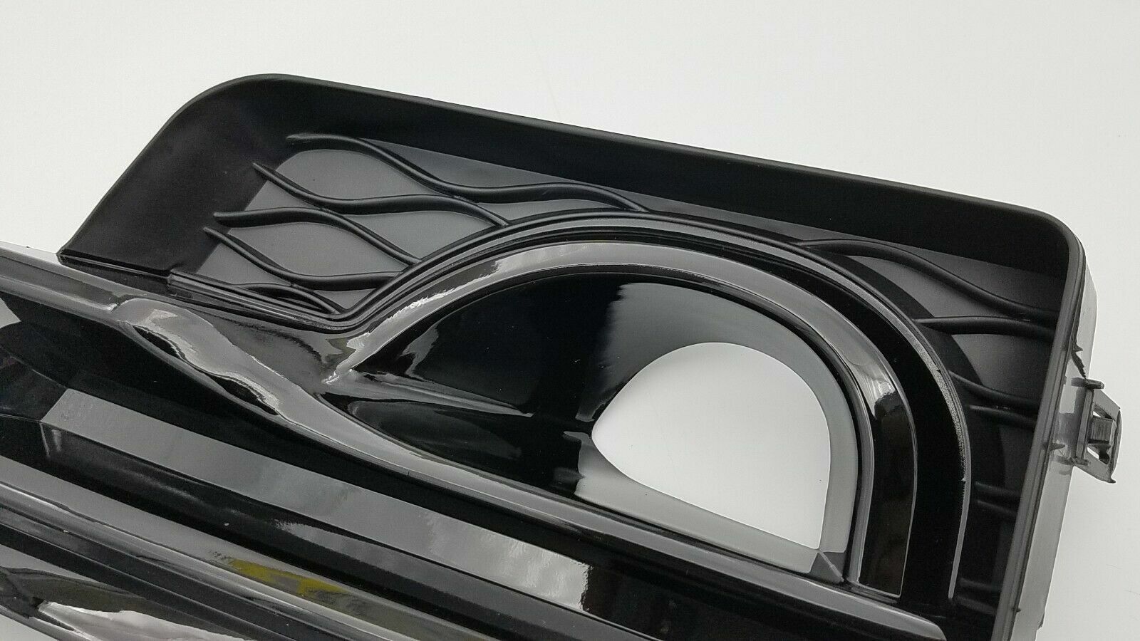 FOR-14-17-INFINITI-Q50-SPORT-RIGHT-PASSENGER-SIDE-FOG-LIGHT-LAMP-COVER-BEZEL-124301800637-4