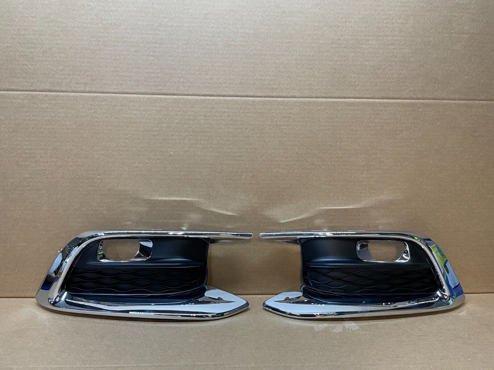 FOR-2016-2020-INFINITI-QX60-LEFT-RIGHT-FOG-LIGHT-LAMP-BEZEL-COVER-PAIR-125563478628-2